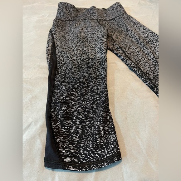 Lululemon Train Times Crop (17") - Picture 6 of 8